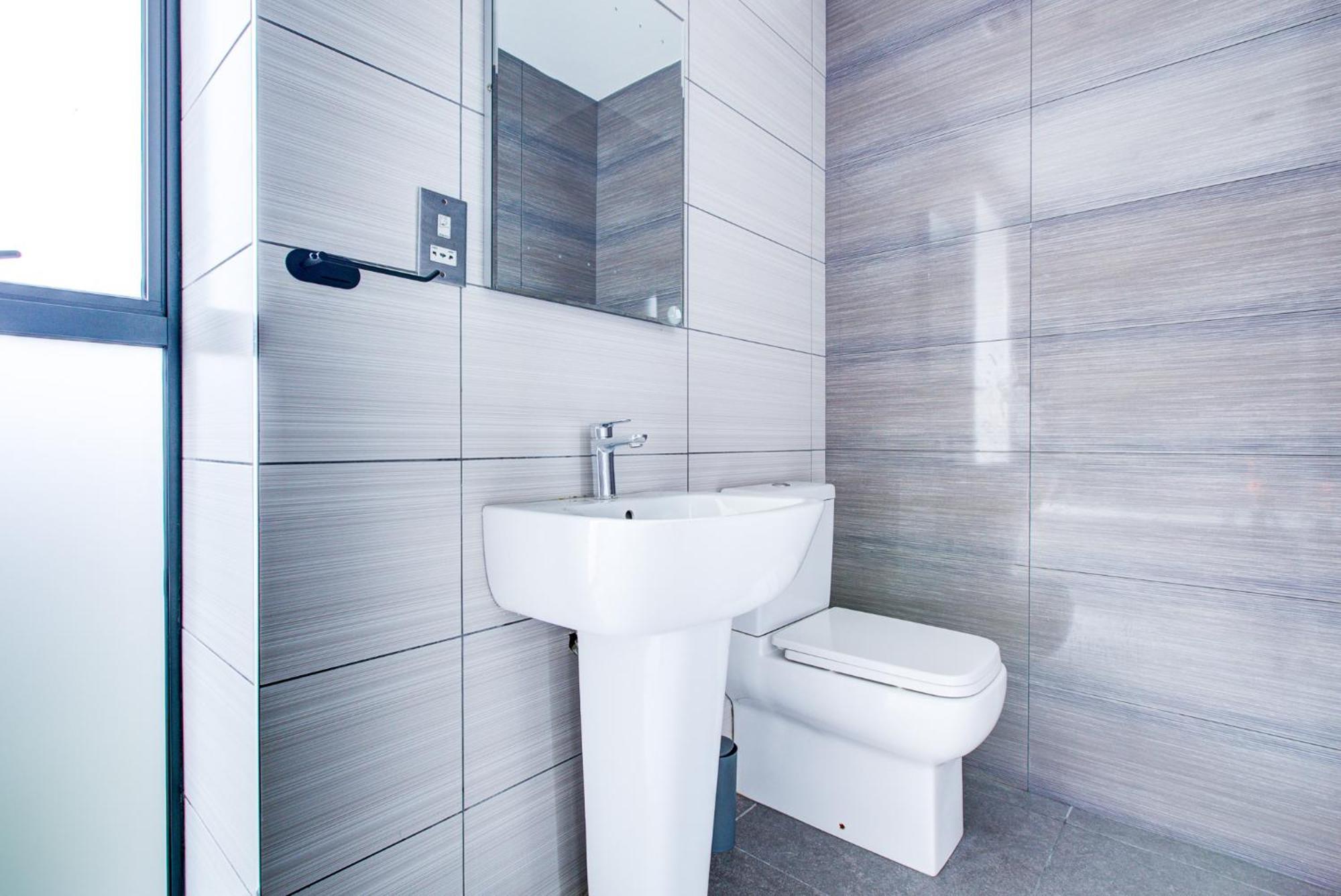Canning Town 4-person Flat With Free Parking London