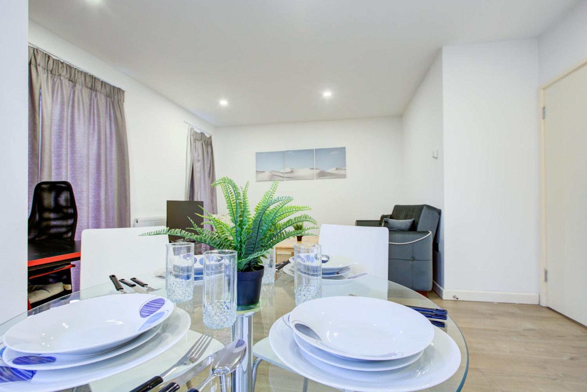 Canning Town 4-person Flat Apartamento Londres