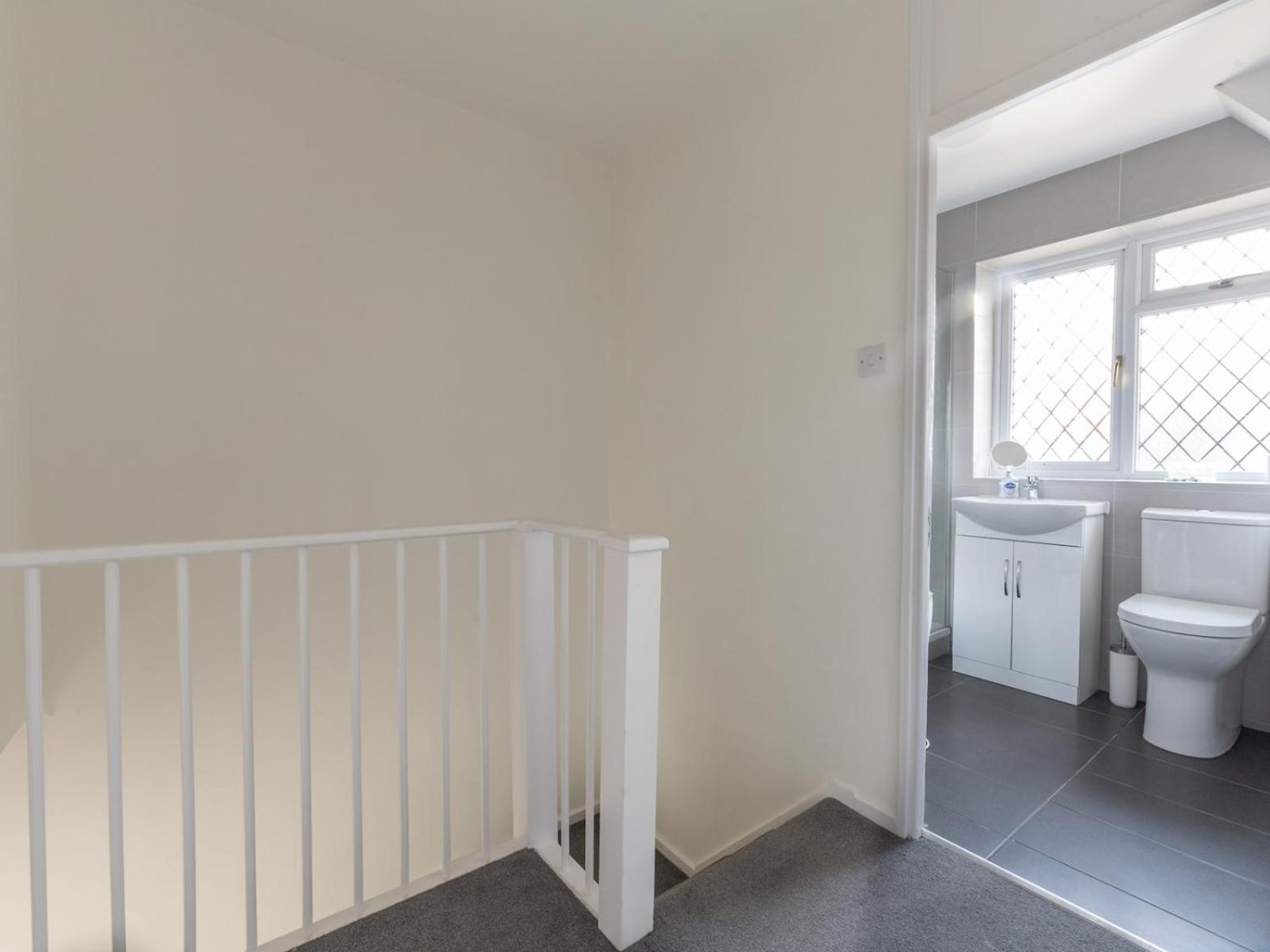 Pass The Keys Bright Spacious 4br House Elizabeth Line * London