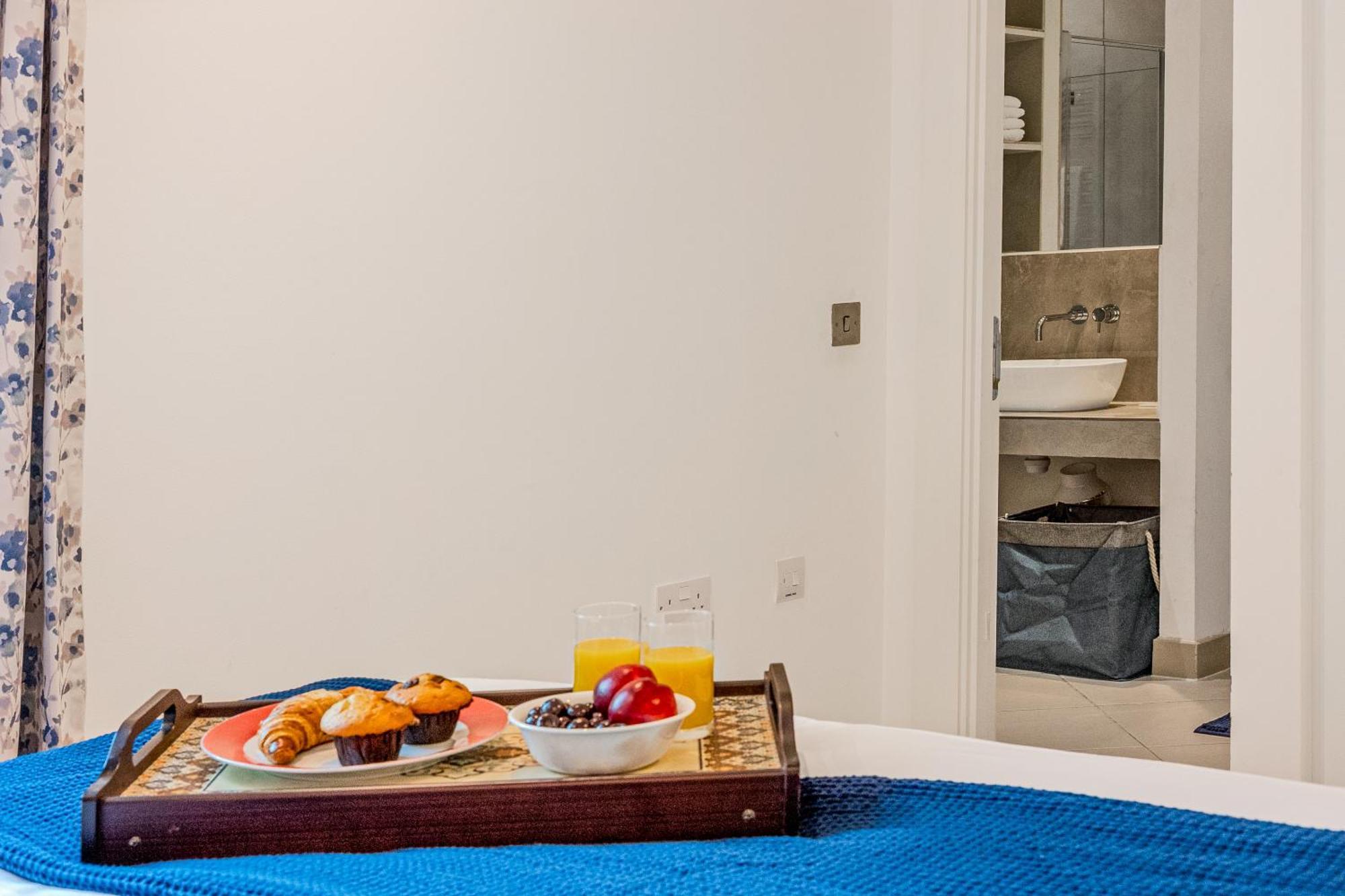 Bright 2br In Canary With Balcony Wharf, 5 Min Tube Apartment London
