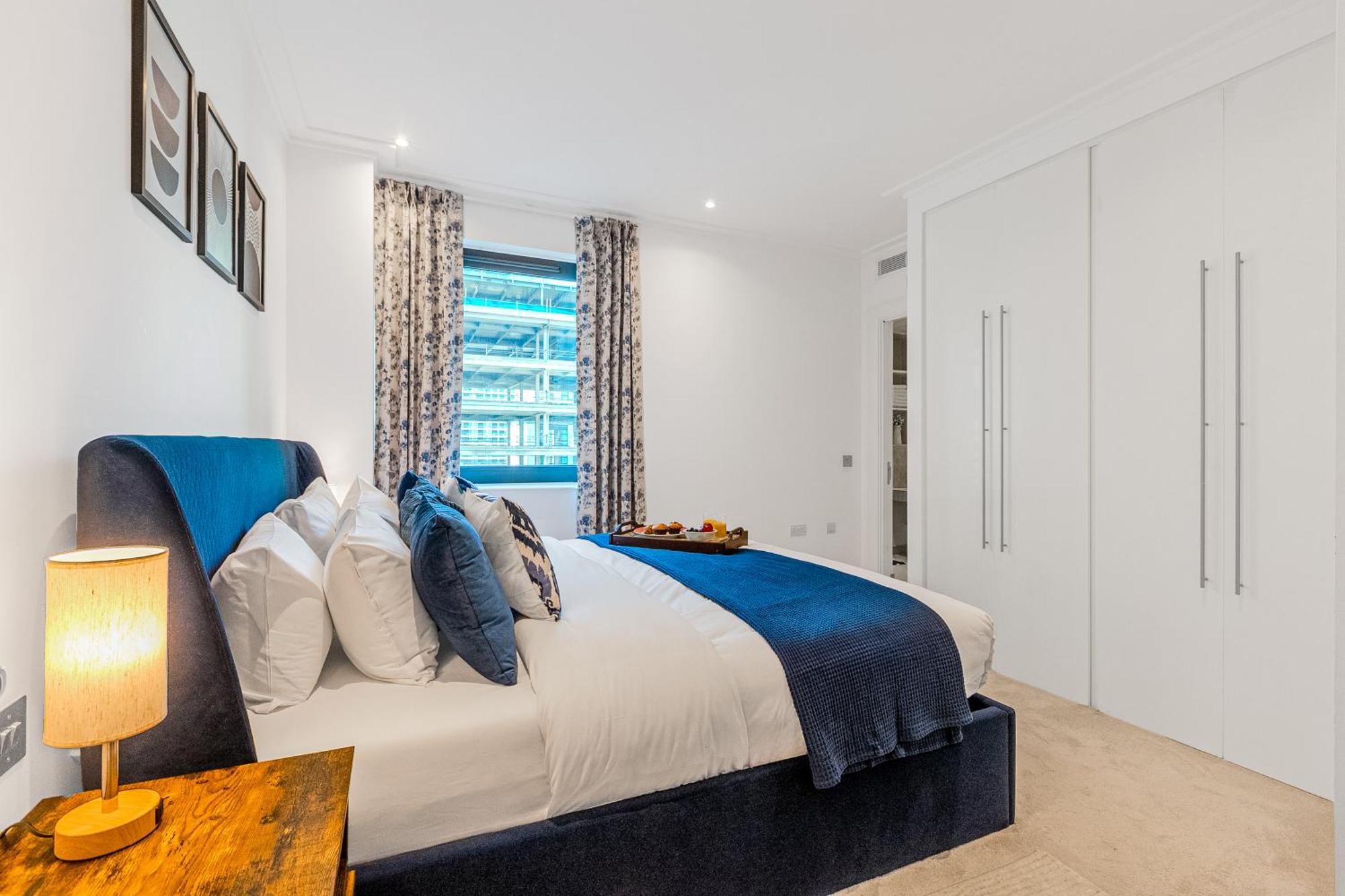Bright 2br In Canary With Balcony Wharf, 5 Min Tube Apartment London