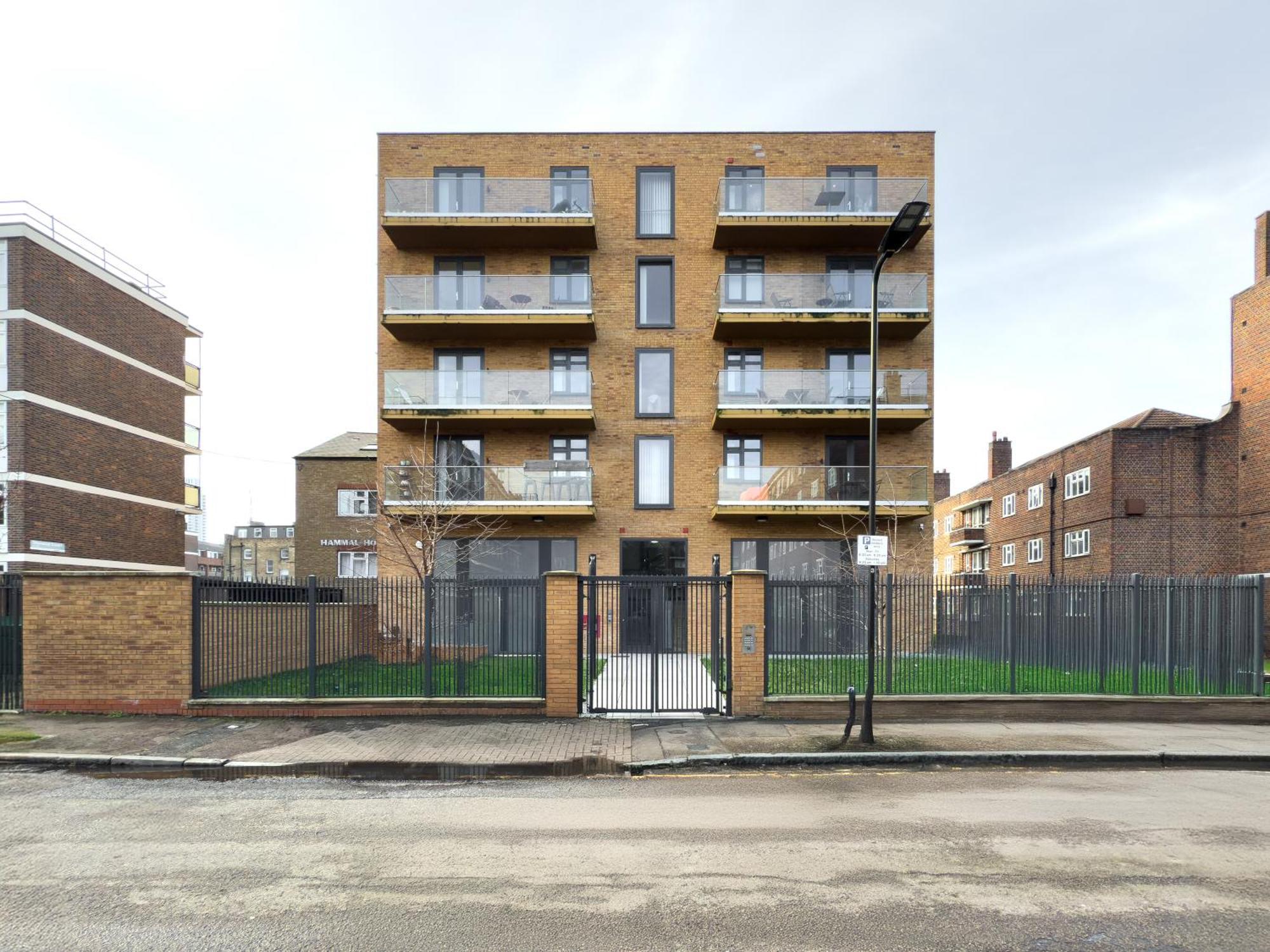 Hoxton 2 Bdr 2 Bath Balcony *