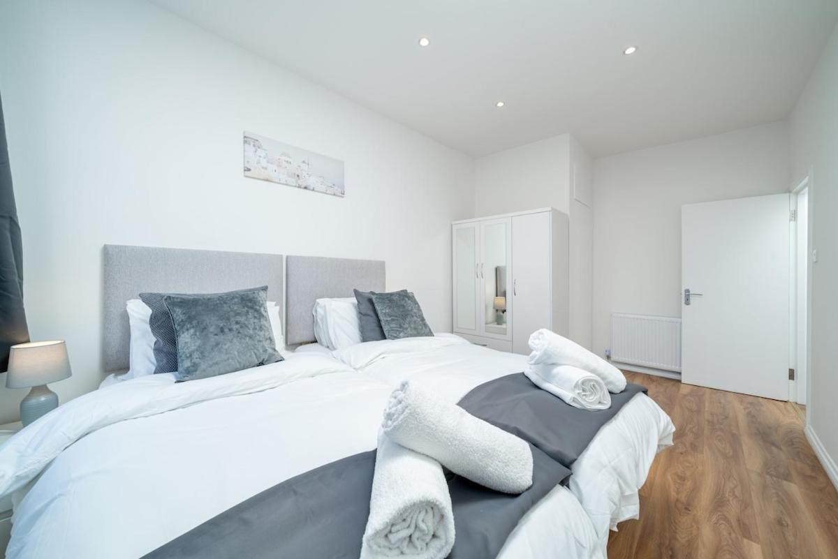 Family Near 02 Arena, Excel Centre With Parking Londen
