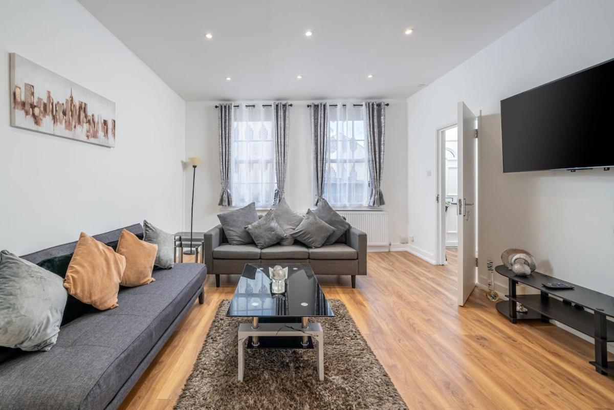Family Near 02 Arena, Excel Centre With Parking Appartement Londen