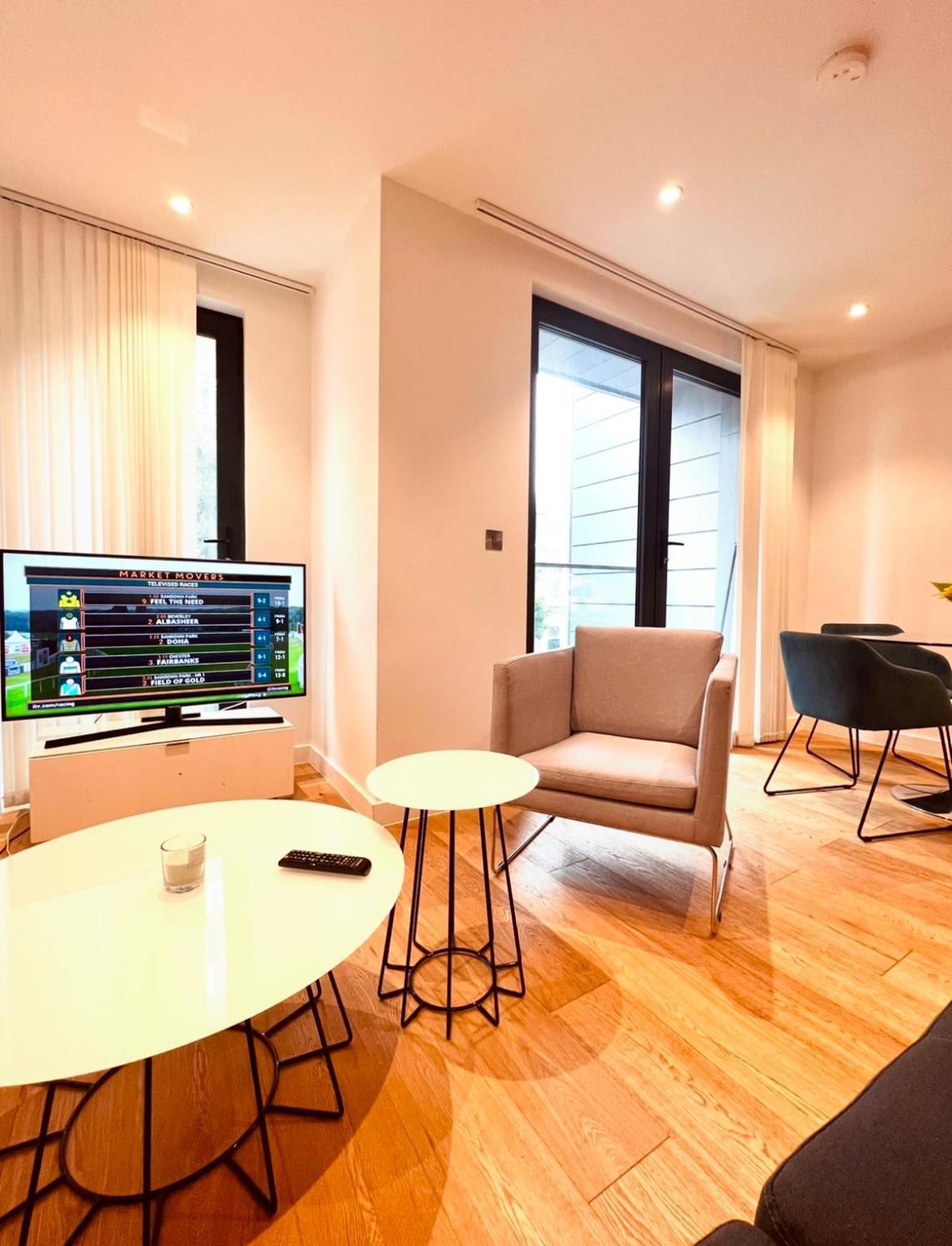 One Bedroom Near Tower Bridge Apartment *