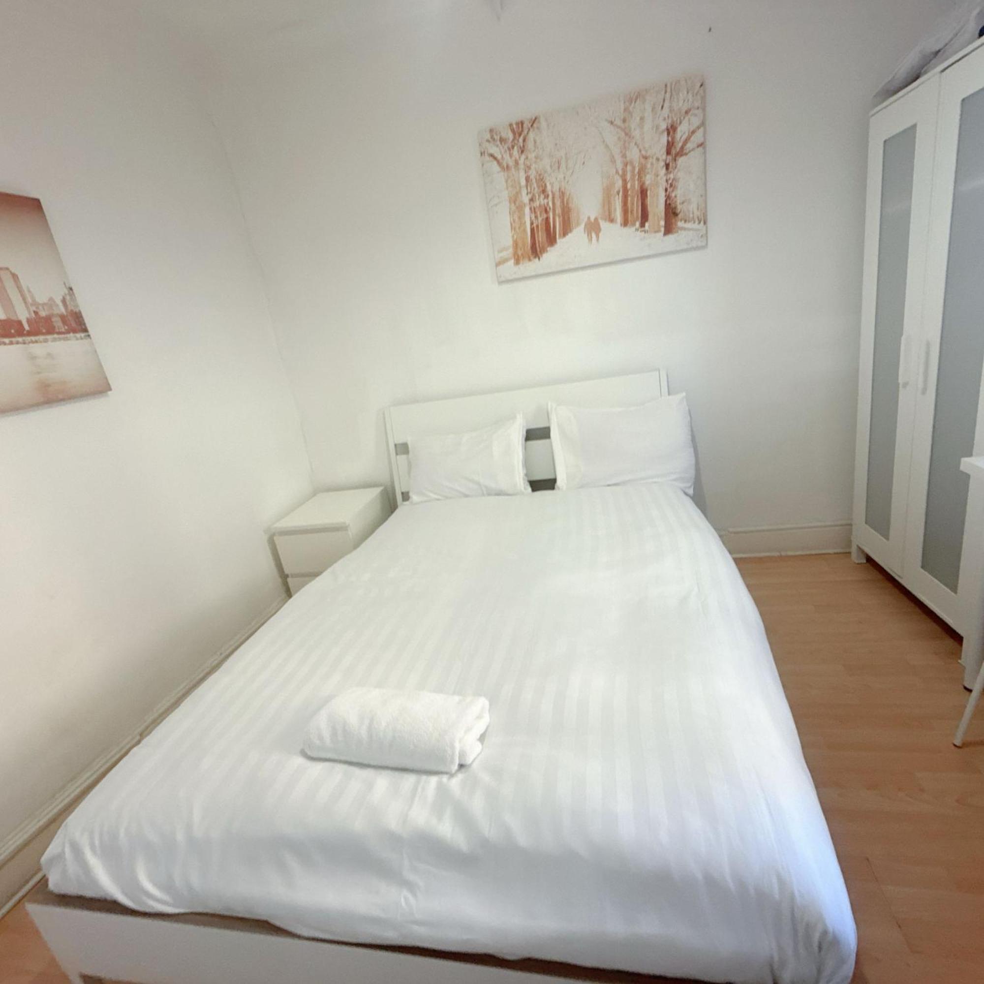 Twenty Five Bed & Breakfast