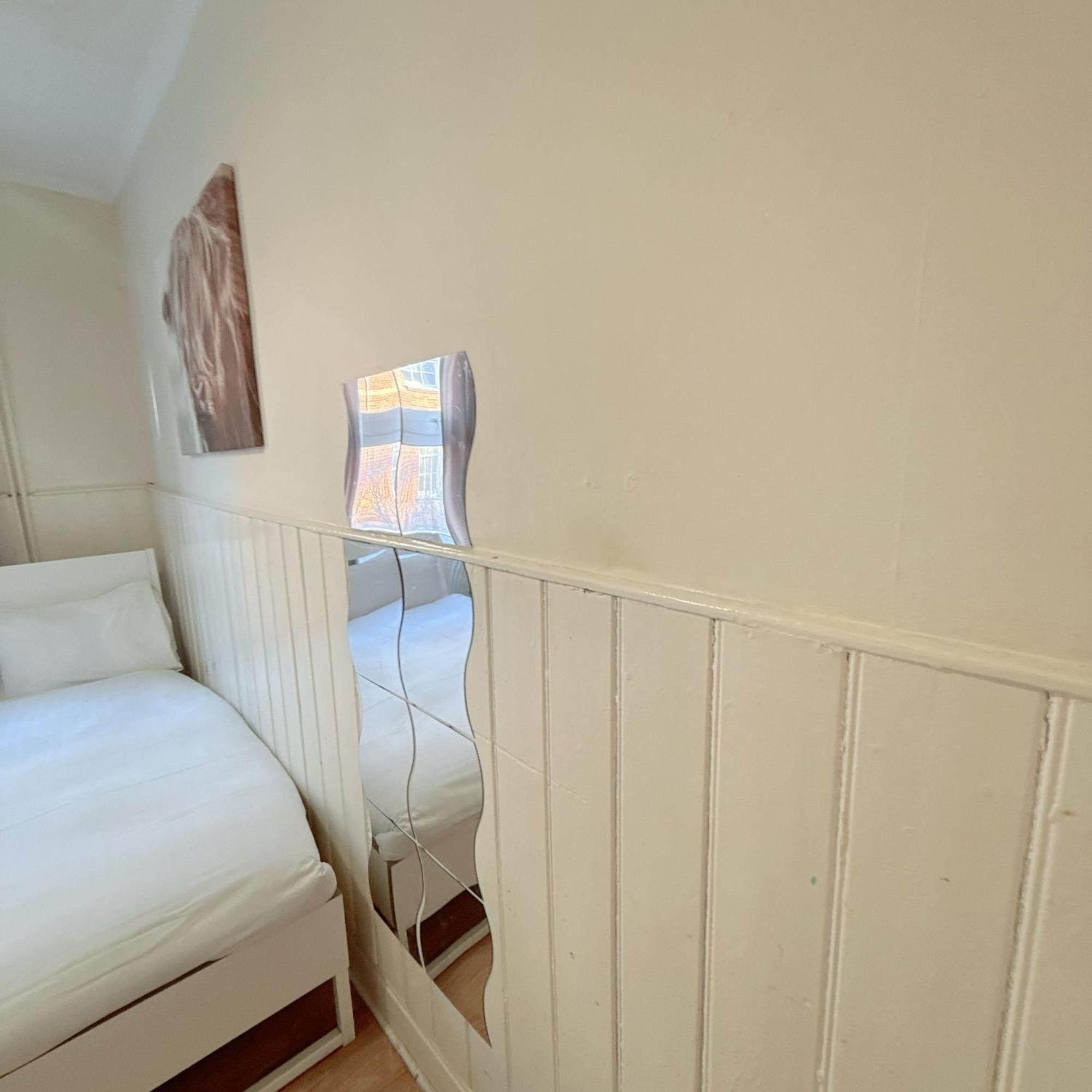Bed & Breakfast Twenty Five *