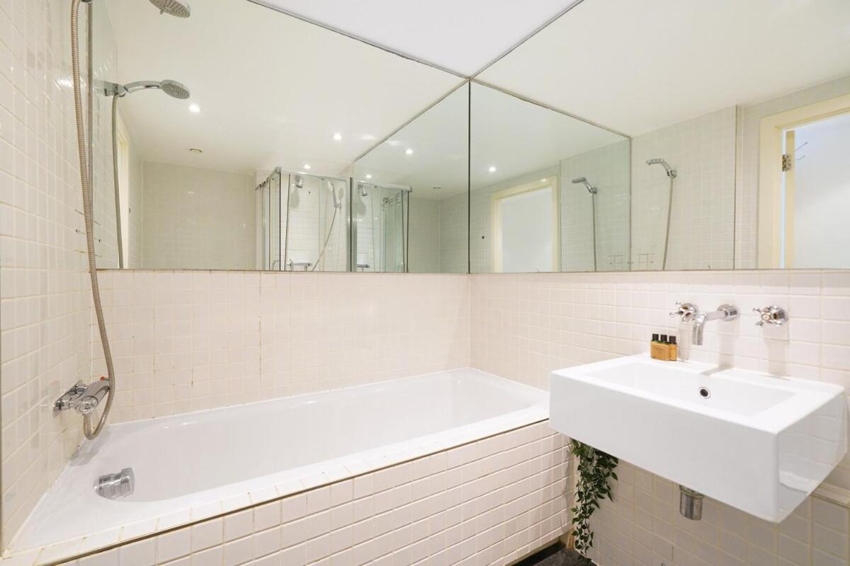 Modern 2-bed With Balcony In Stratford *