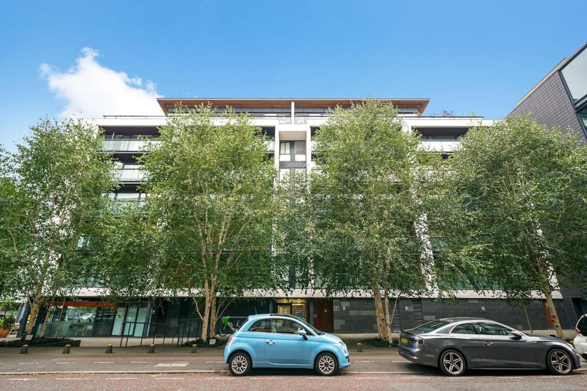 Apartment Modern 2-bed With Balcony In Stratford