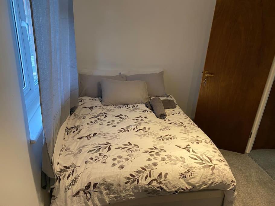 Entire 1 Bedroom House * Londen