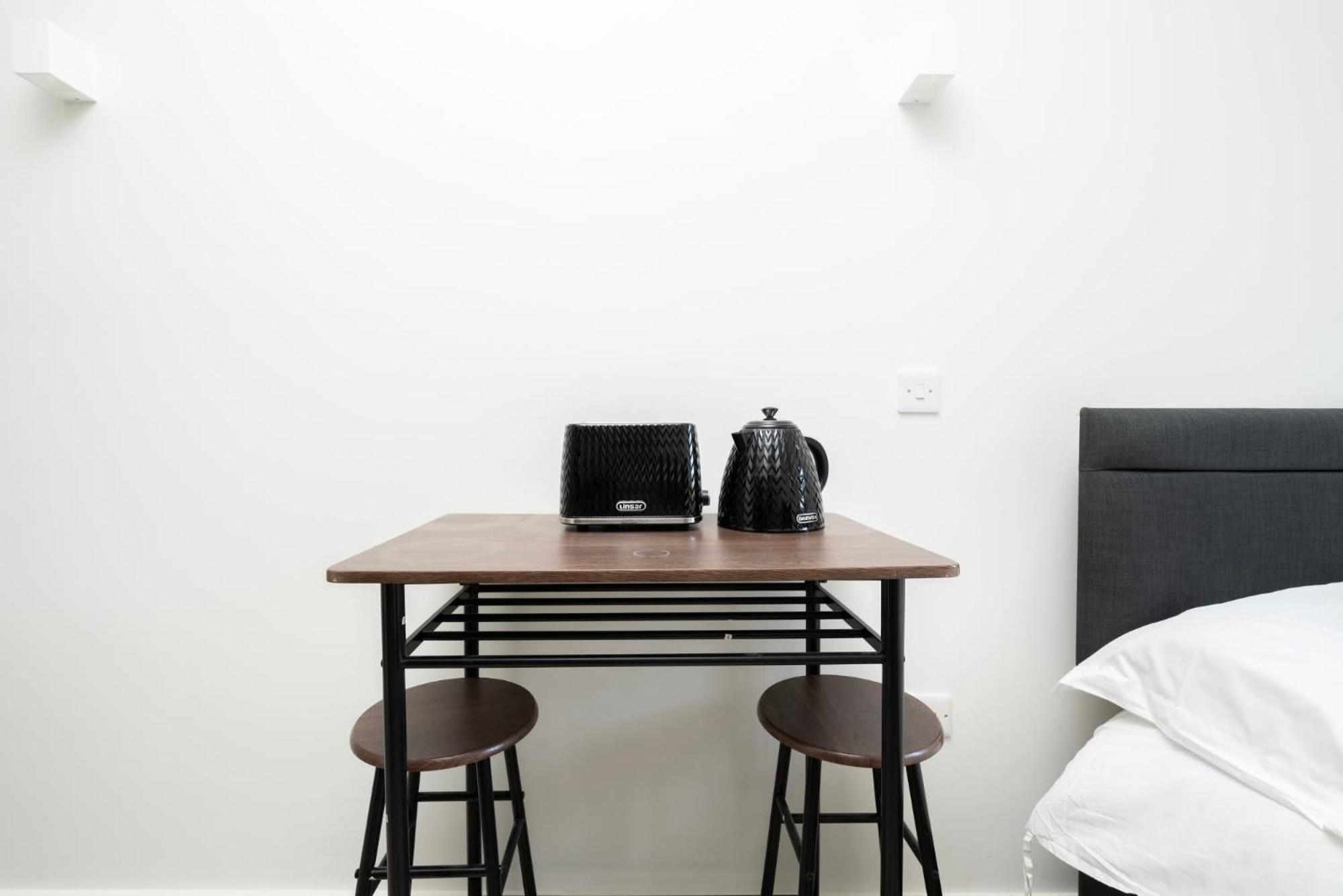 Modern Living At Antigallican In Apartamento
