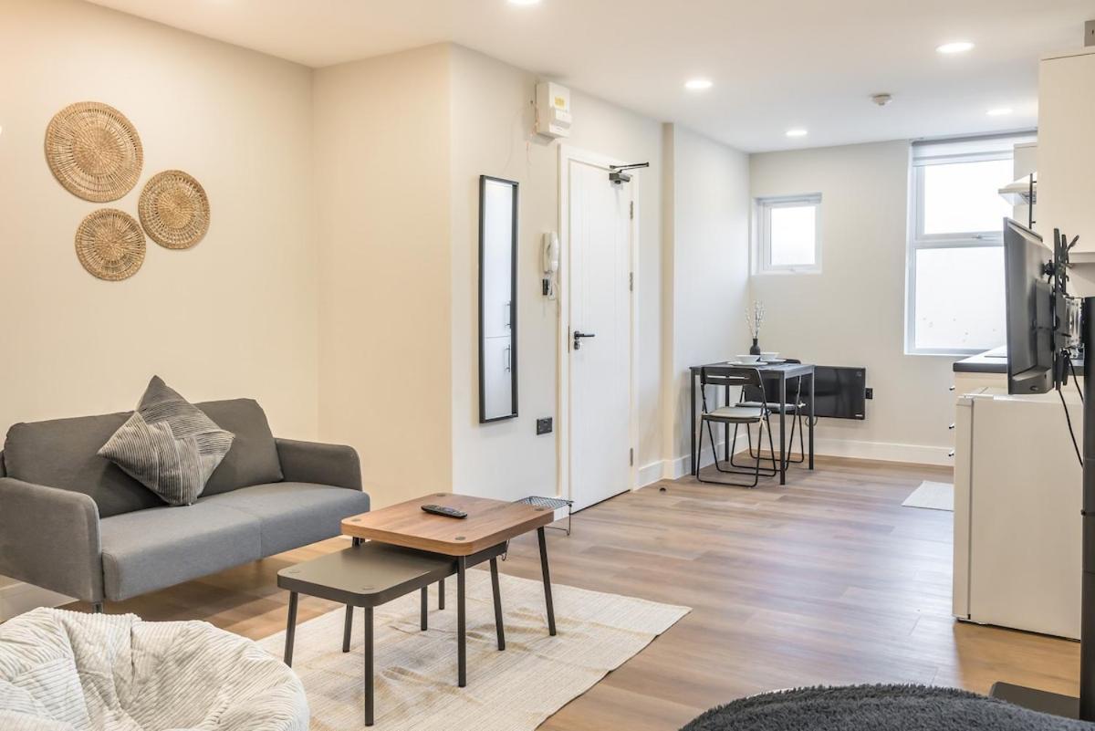 Royal Docks Cozy Flat B London