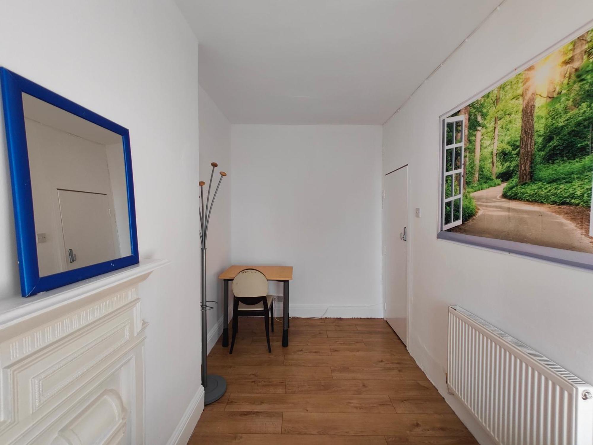 Large House In London's Trendiest Area Homestay *