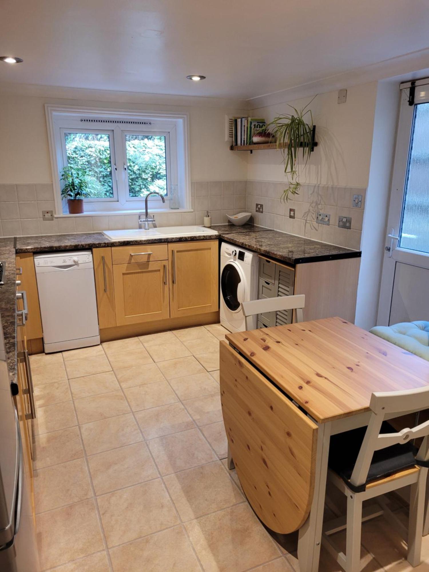 Lovely 1 Bed Flat With Private Garden And Easy Access To * London