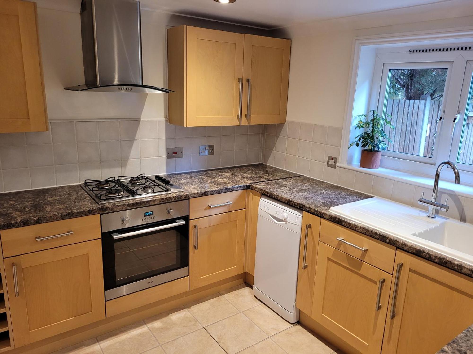 Apartment Lovely 1 Bed Flat With Private Garden And Easy Access To
