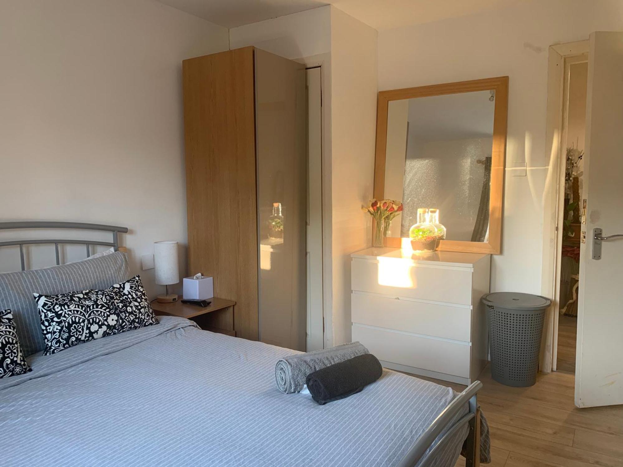 Bethnal Green/brick Lane 2 Bedroom Apartment *