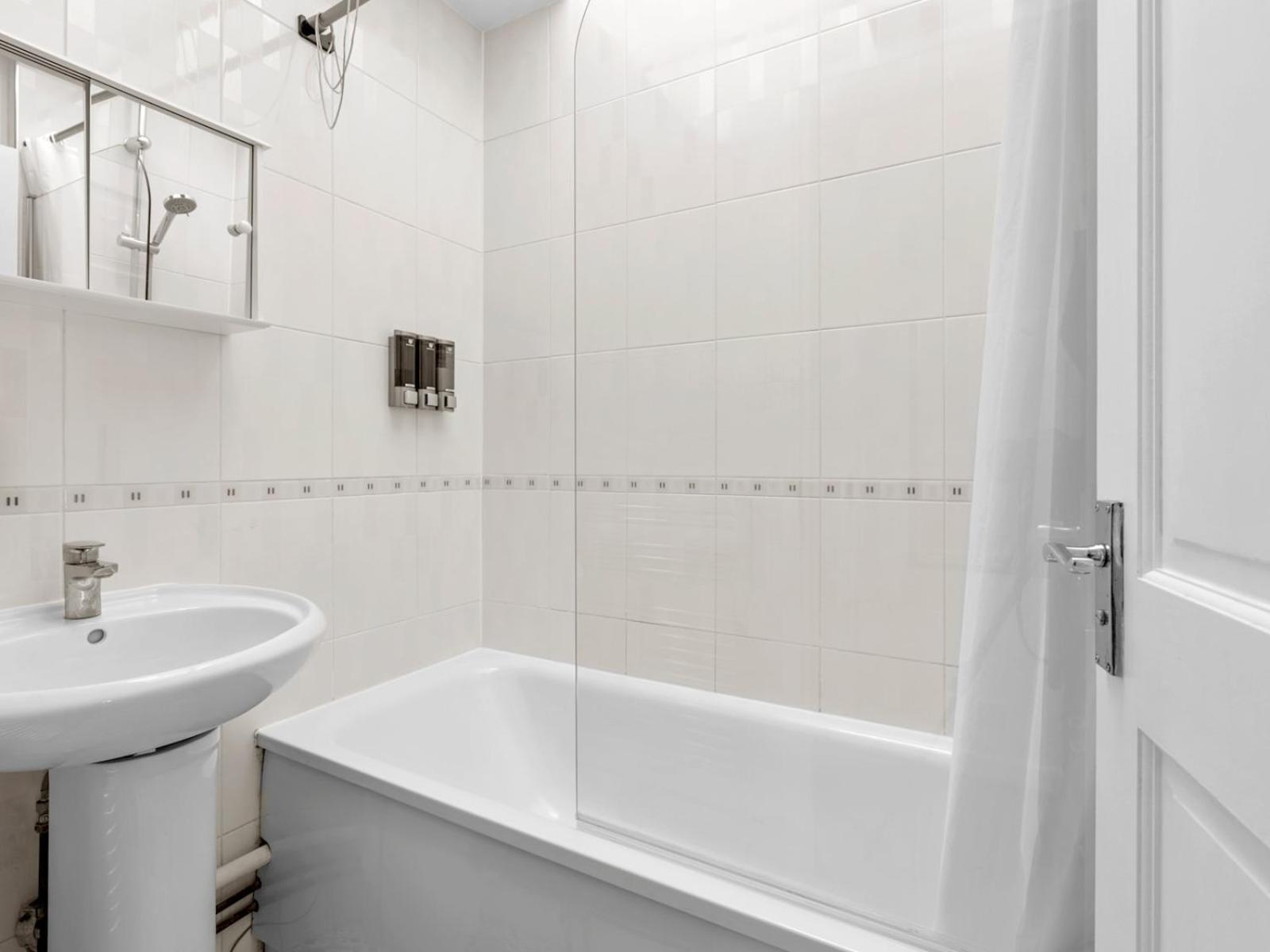 Pass The Keys Millfield Parkvilla 2bed Sleeps 6 W Garden Holiday home