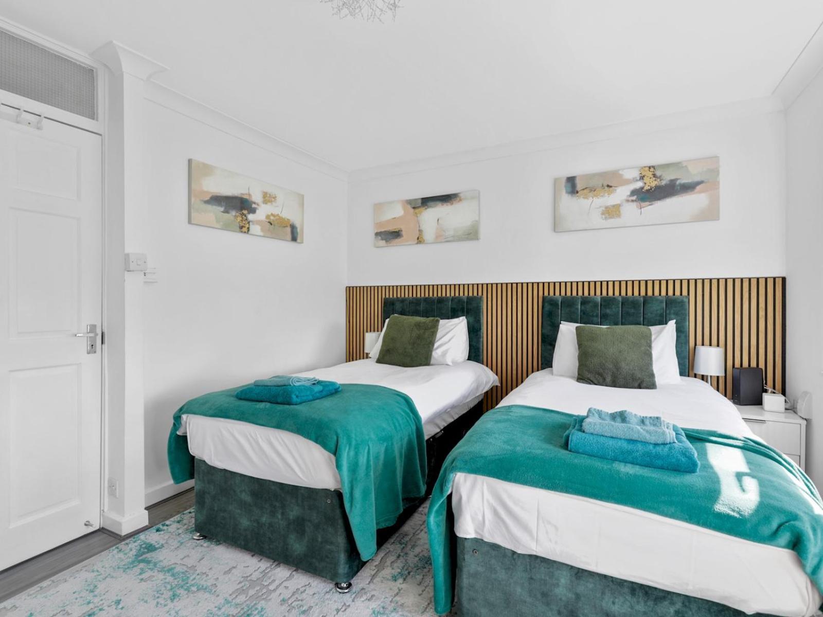 Holiday home Pass The Keys Millfield Parkvilla 2bed Sleeps 6 W Garden London