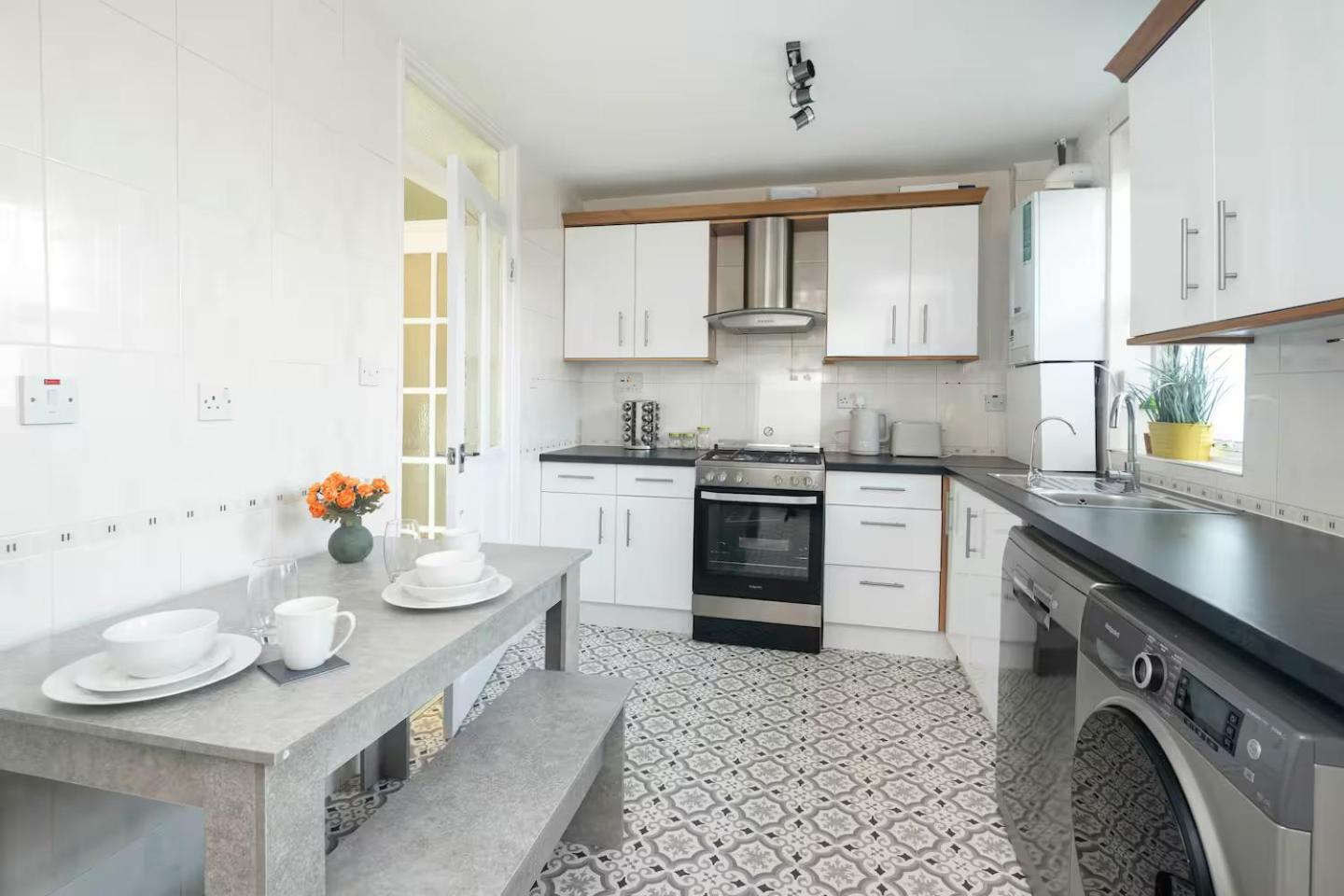 Holiday home Pass The Keys Millfield Parkvilla 2bed Sleeps 6 W Garden *