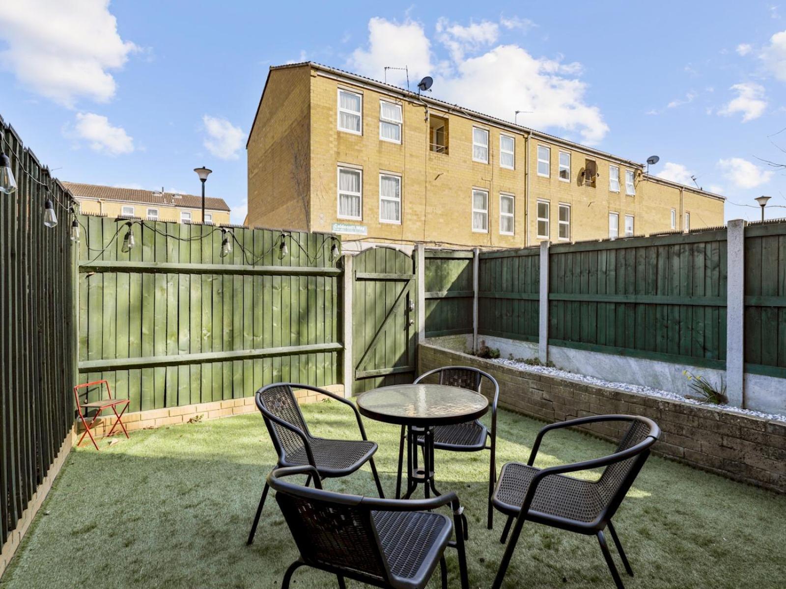 Pass The Keys Millfield Parkvilla 2bed Sleeps 6 W Garden Holiday home