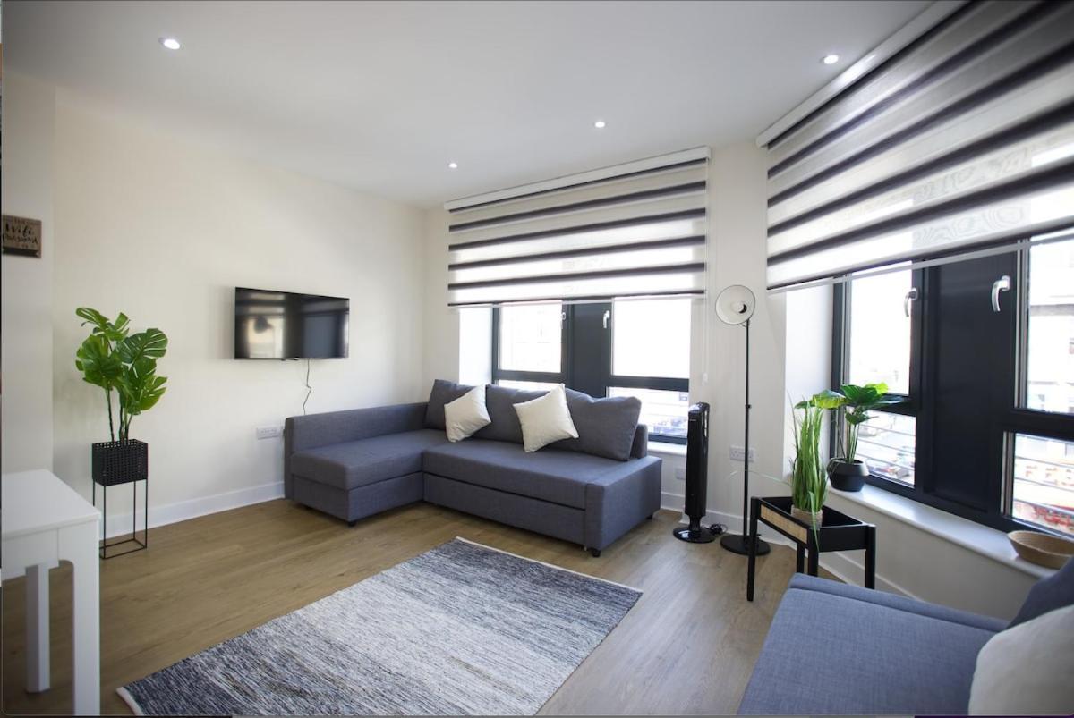 In Aldgate East 4