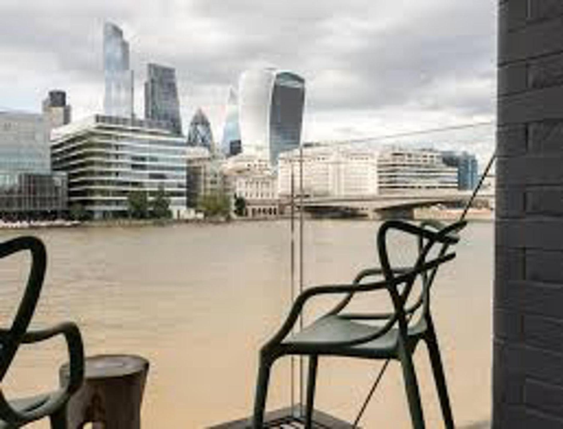 Impeccable In Long & Short * Londen