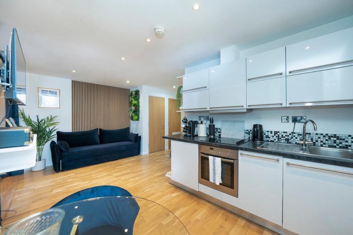 Floor Skyline 1 Bed Apartment