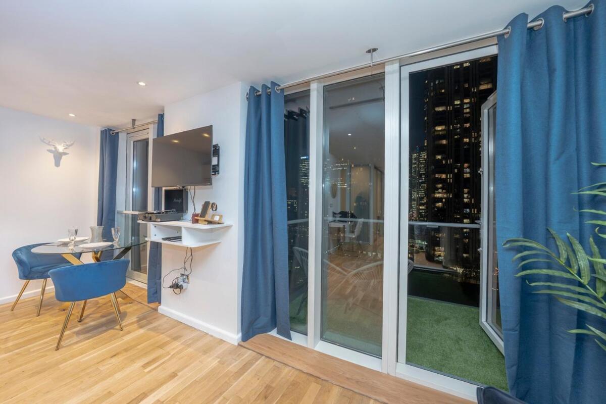 Floor Skyline 1 Bed Apartment London