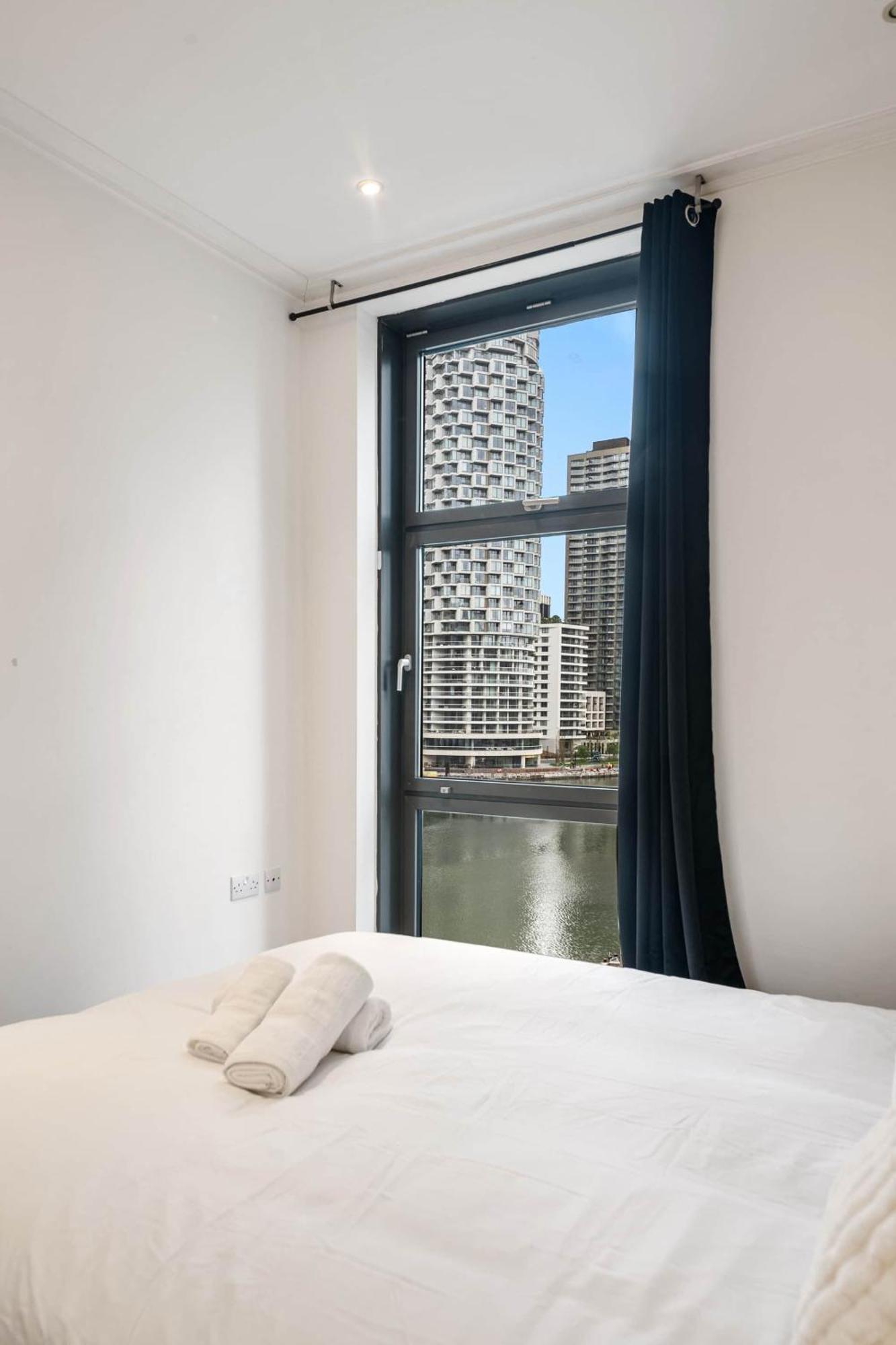Apartment Londwell, Canary Wharf River Thames Balcony Retreat London
