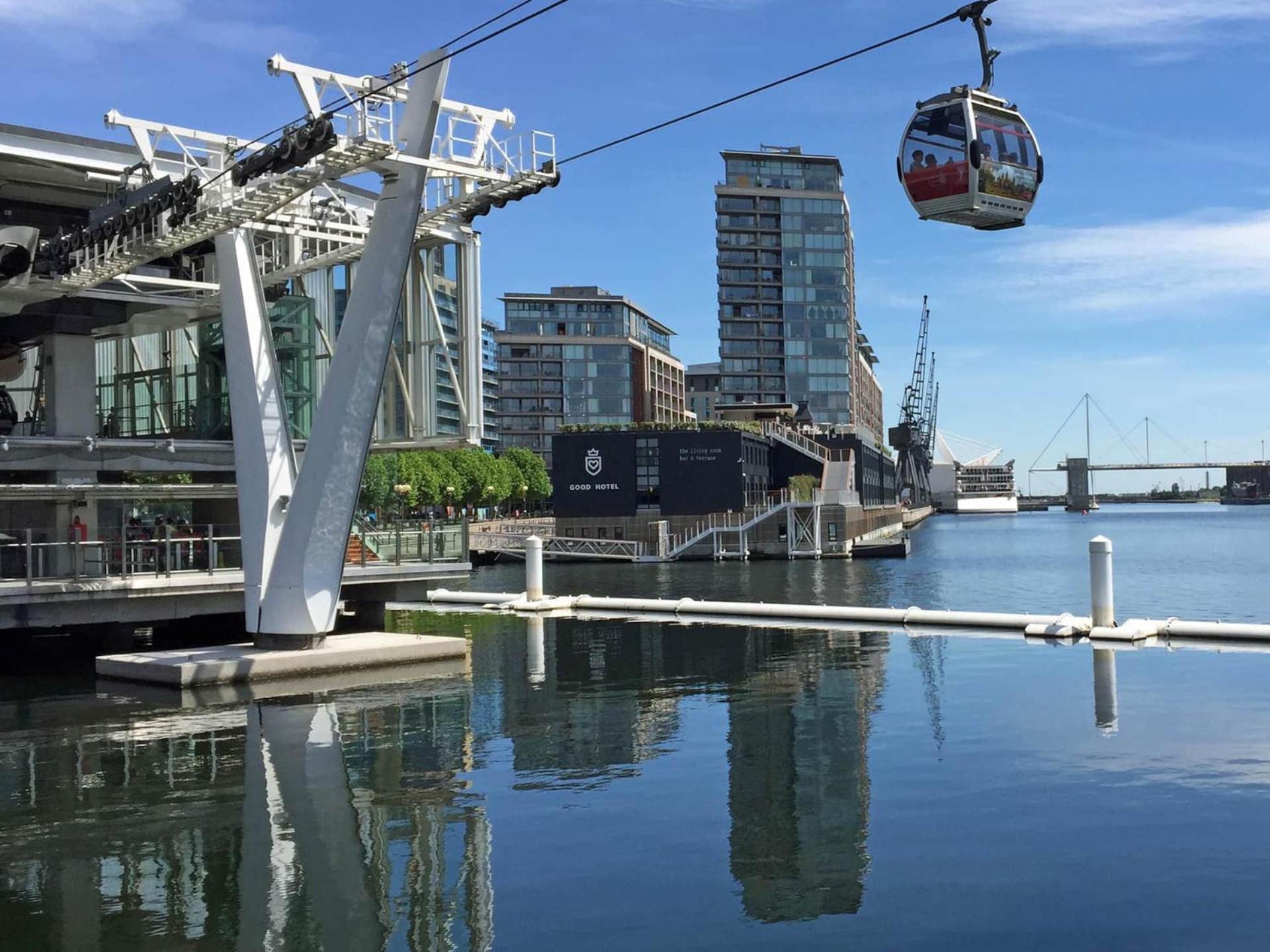 Londwell, Canary Wharf River Thames Balcony Retreat Apartment *