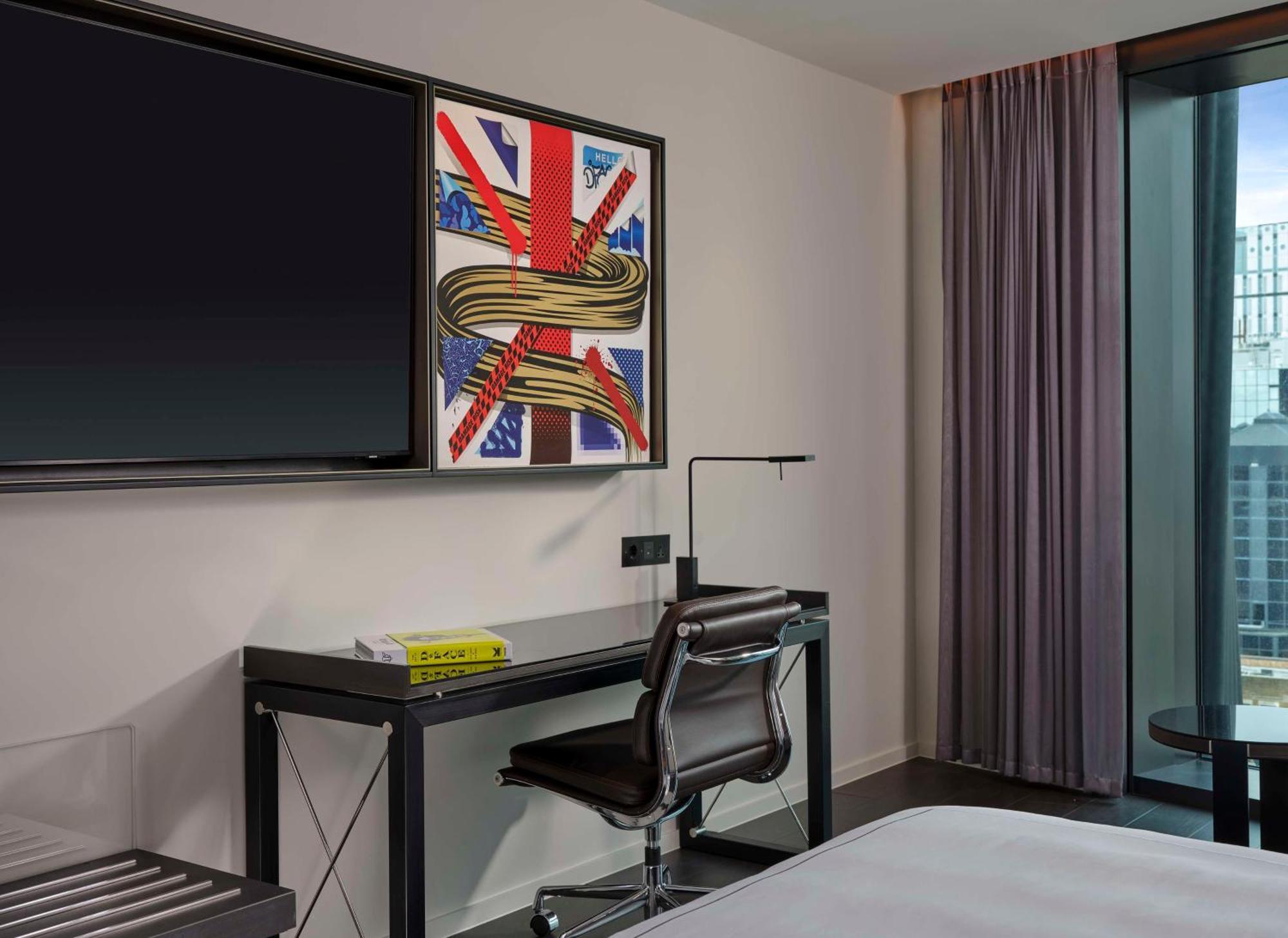 Art'otel Hoxton, Powered By Radisson Hotel 4*