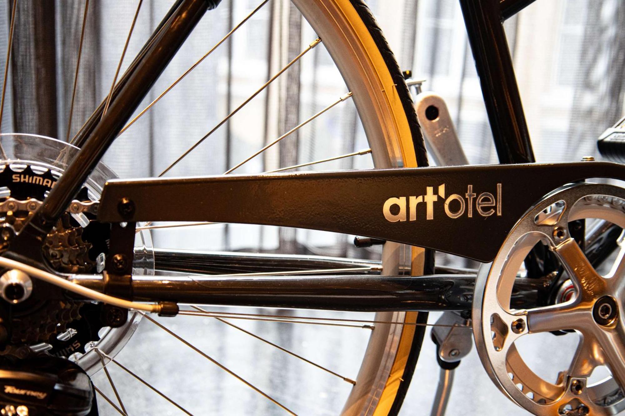 Hotel Art'otel Hoxton, Powered By Radisson 4*