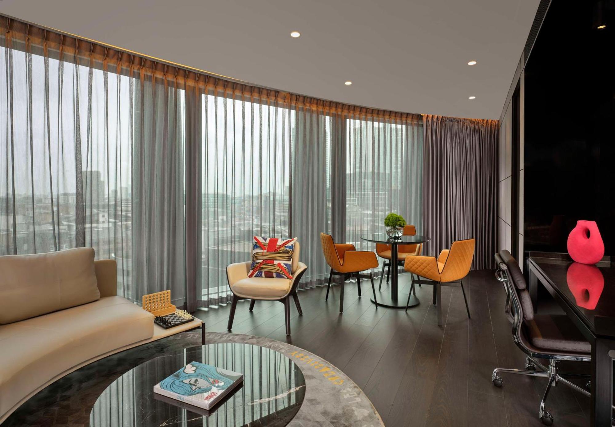 Art'otel Hoxton, Powered By Radisson Hotel 4*