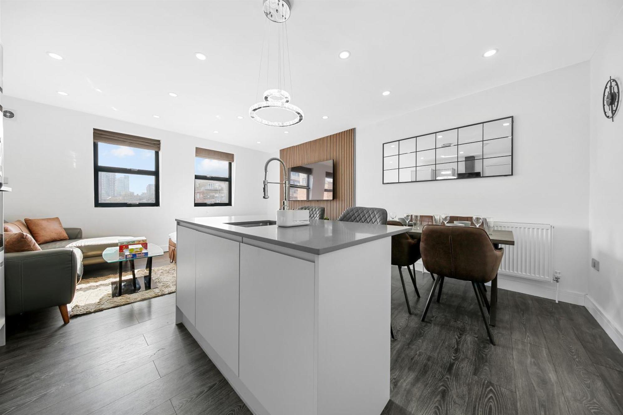 Skyline Tower Bridge Apartment