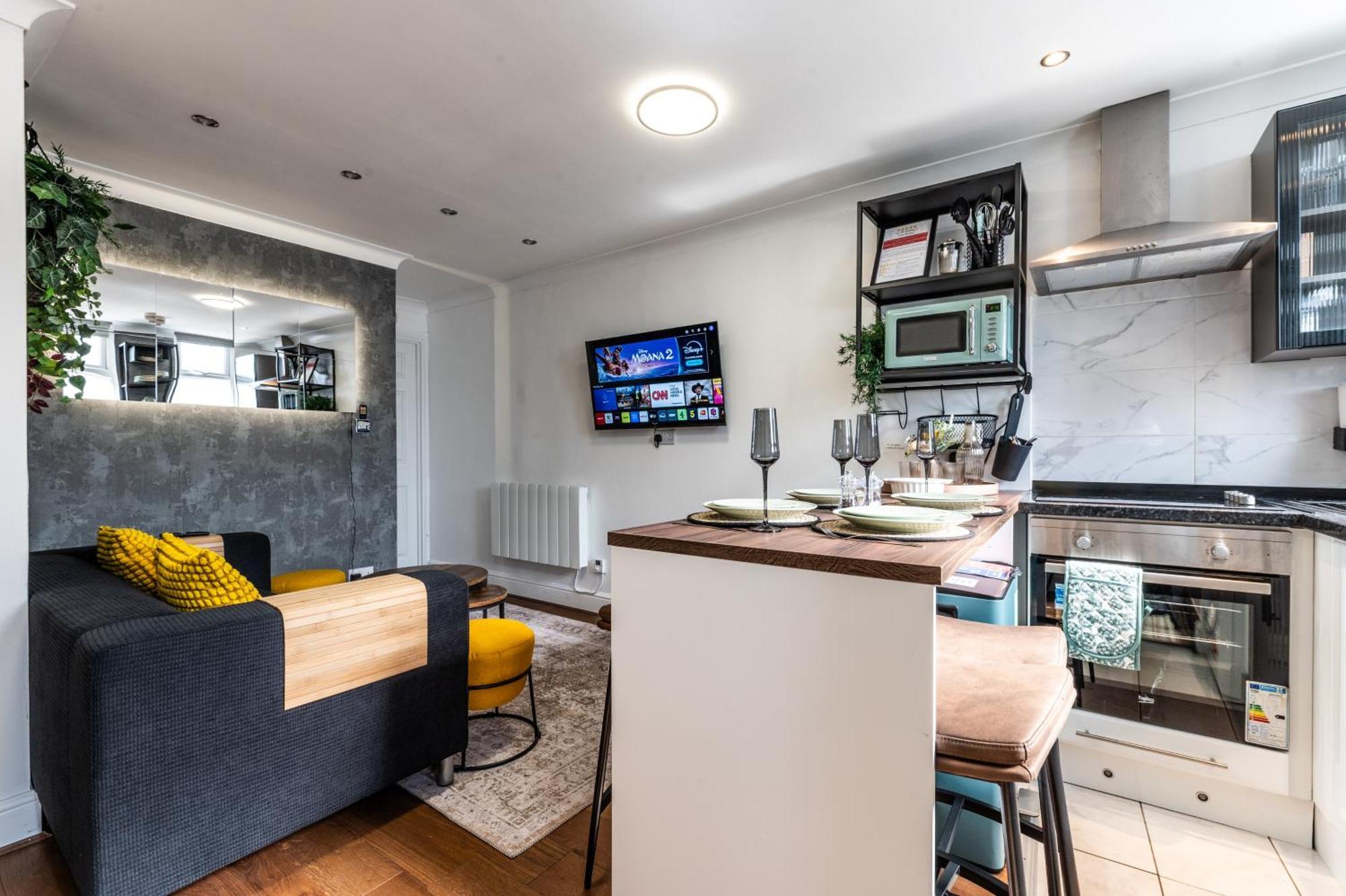 Cute & Stylish 2 Bed House 10 Mins To Woolwich Dlr Holiday home London
