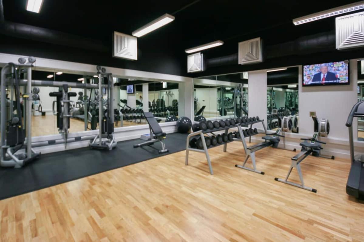 Luxe , Balcony , Gym , Views , 5 Minutes To Station Apartment London