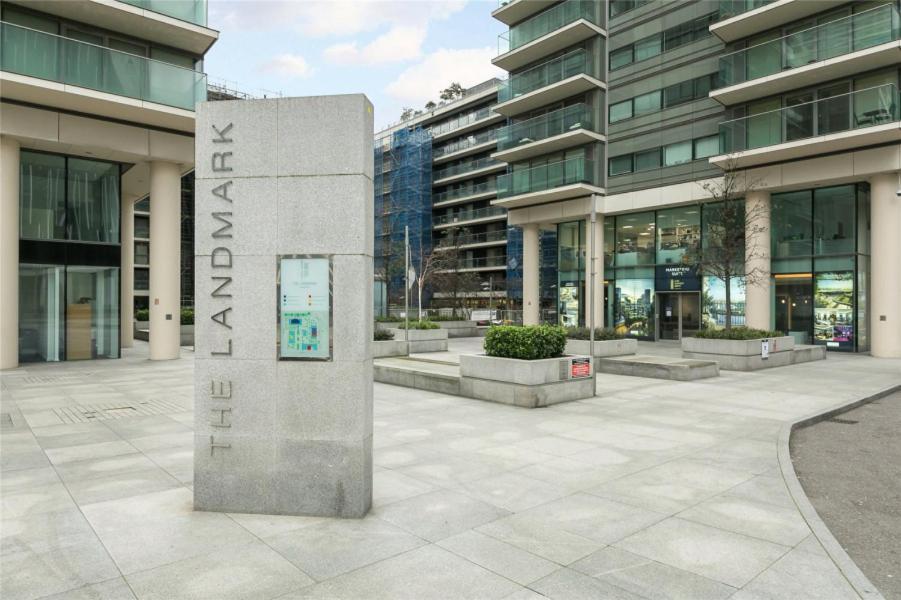 Luxe , Balcony , Gym , Views , 5 Minutes To Station * London
