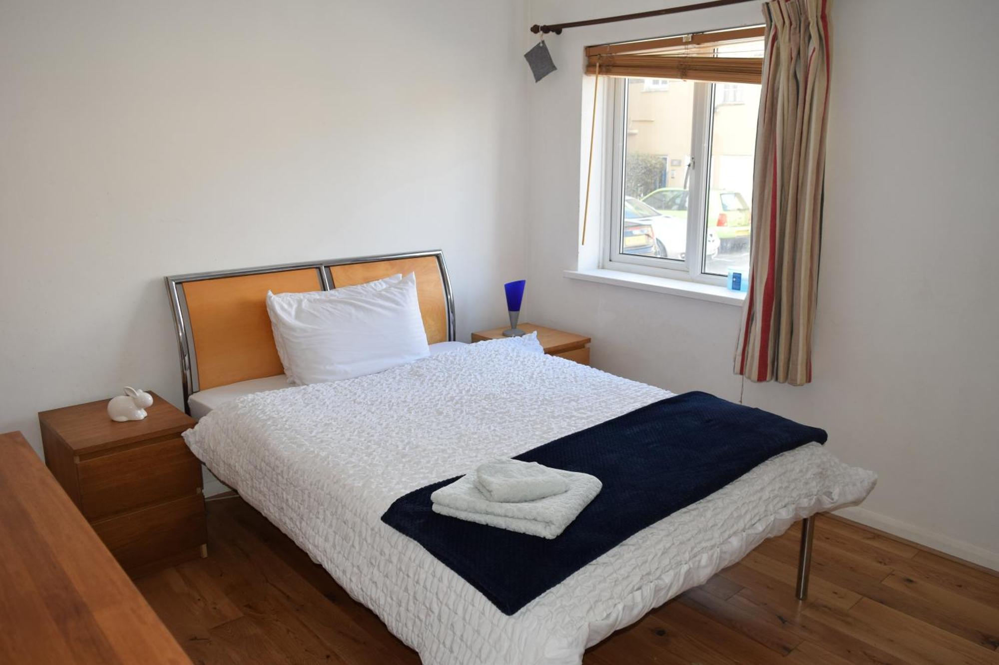 Apartment London Stratford - Spacious 2 Bed Flat With Secured Parking & Private Garden
