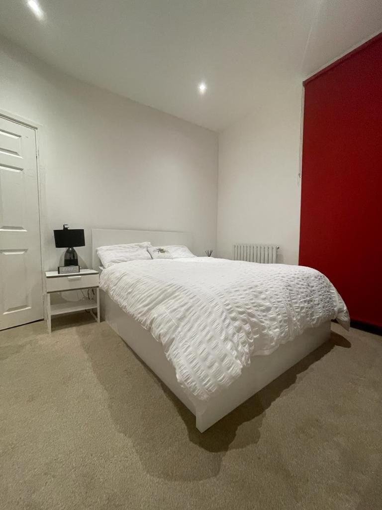 Bright, Modern, Spacious With Garden London