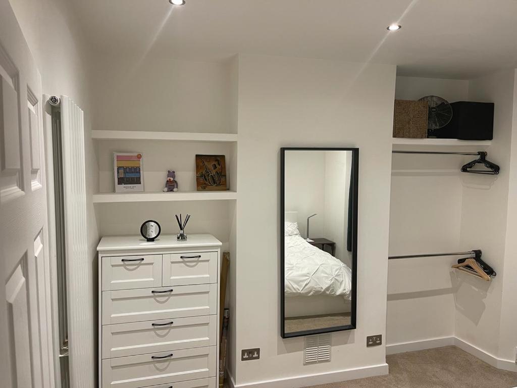 Holiday home Bright, Modern, Spacious With Garden London