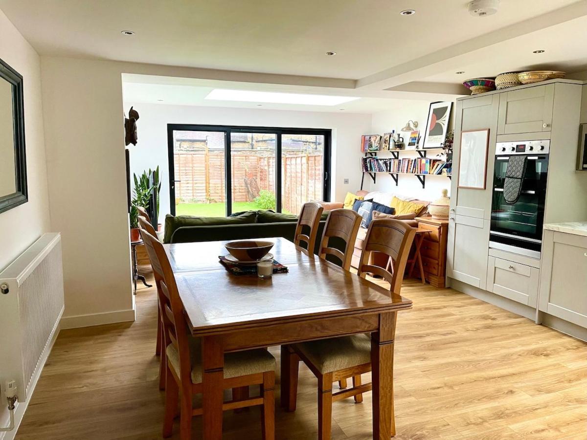 Bright, Modern, Spacious With Garden * London
