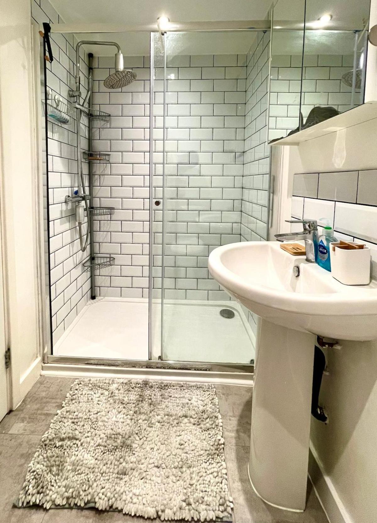 Bright, Modern, Spacious With Garden Holiday home *