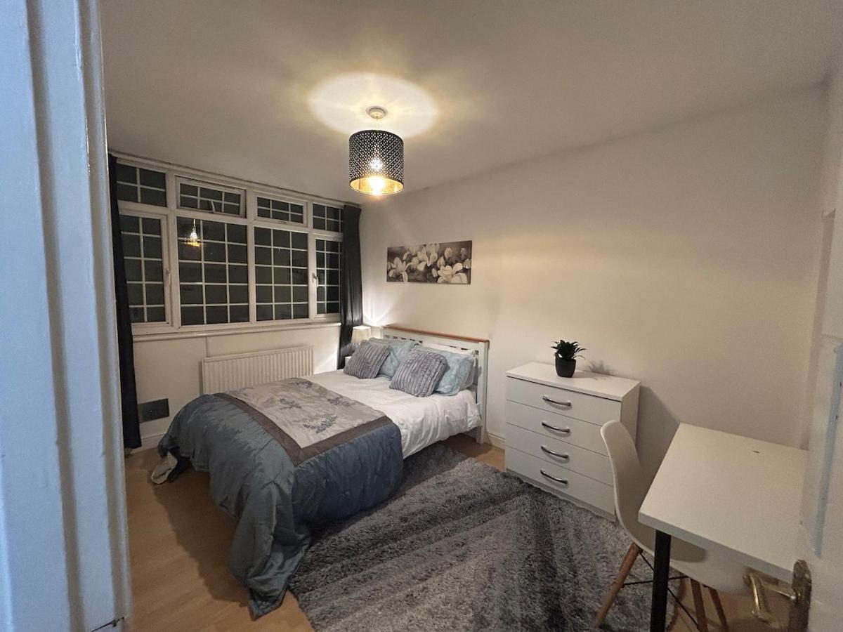 Apartment Modern, Elegant & Stylish House London