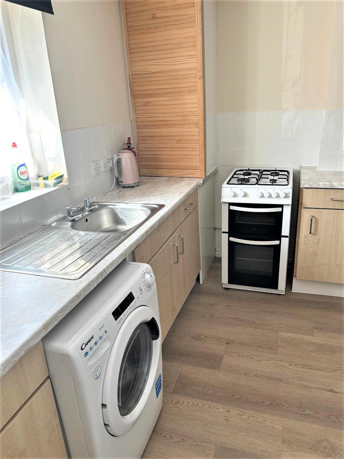 Apartamento Zone 2 Lovely 4 Bedroom - 3 Trowbridge Road Londres
