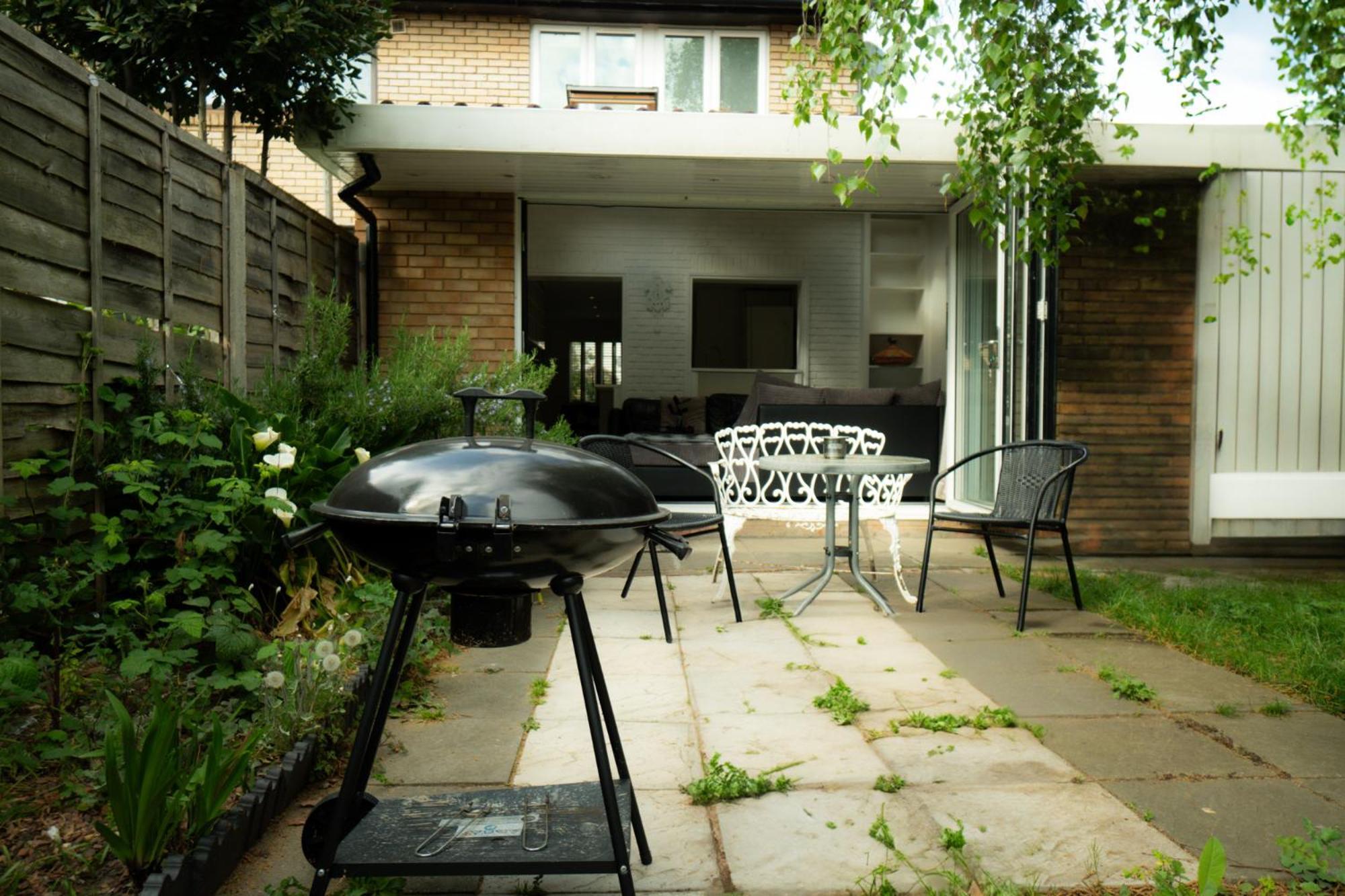 Shard View 3 Bed Entire Holiday home London