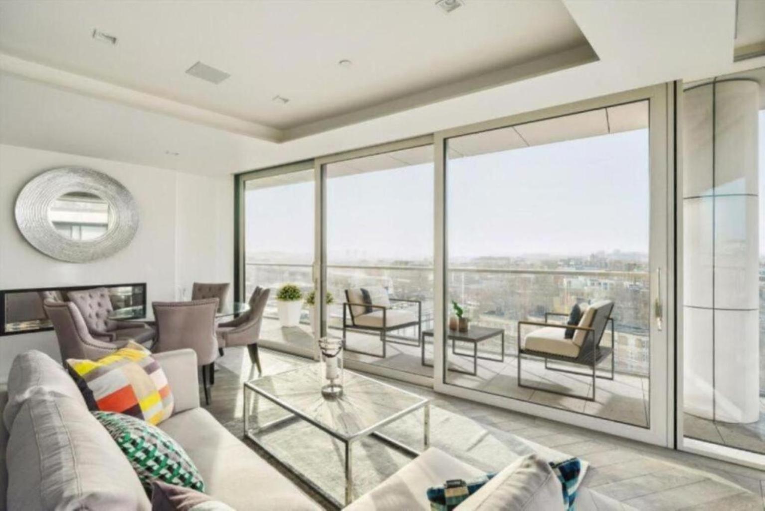 5 Million Pound Luxury Penthouse Tower Bridge Sleeps 8 Private Jacuzzi Apartment *