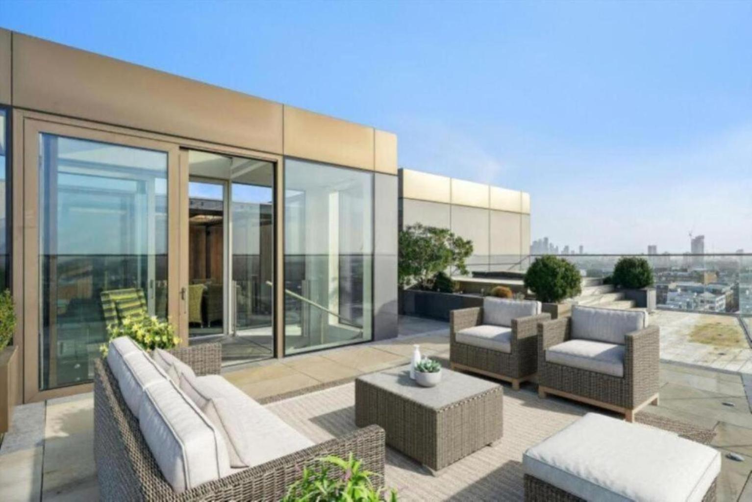 5 Million Pound Luxury Penthouse Tower Bridge Sleeps 8 Private Jacuzzi Apartment *