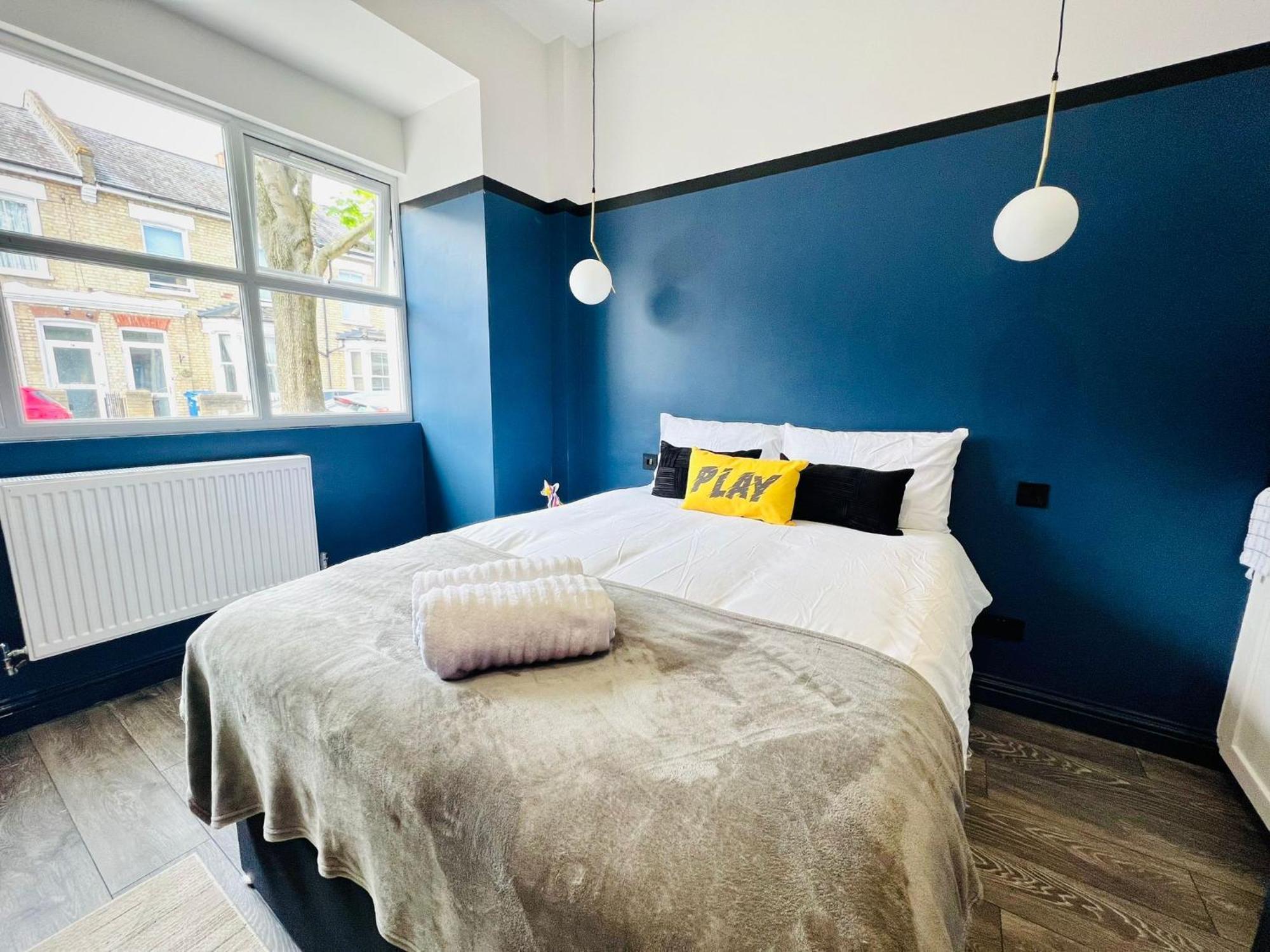 The Blue House Peckham - No 61 - Prime Location Apartment London