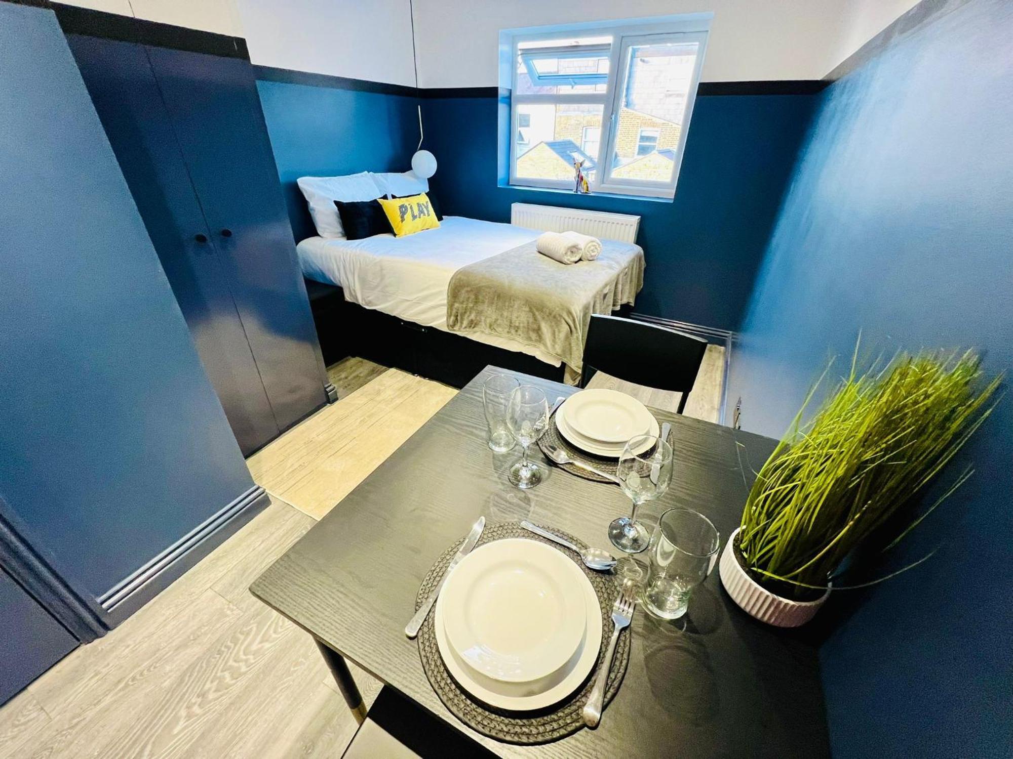 The Blue House Peckham - No 61 - Prime Location London
