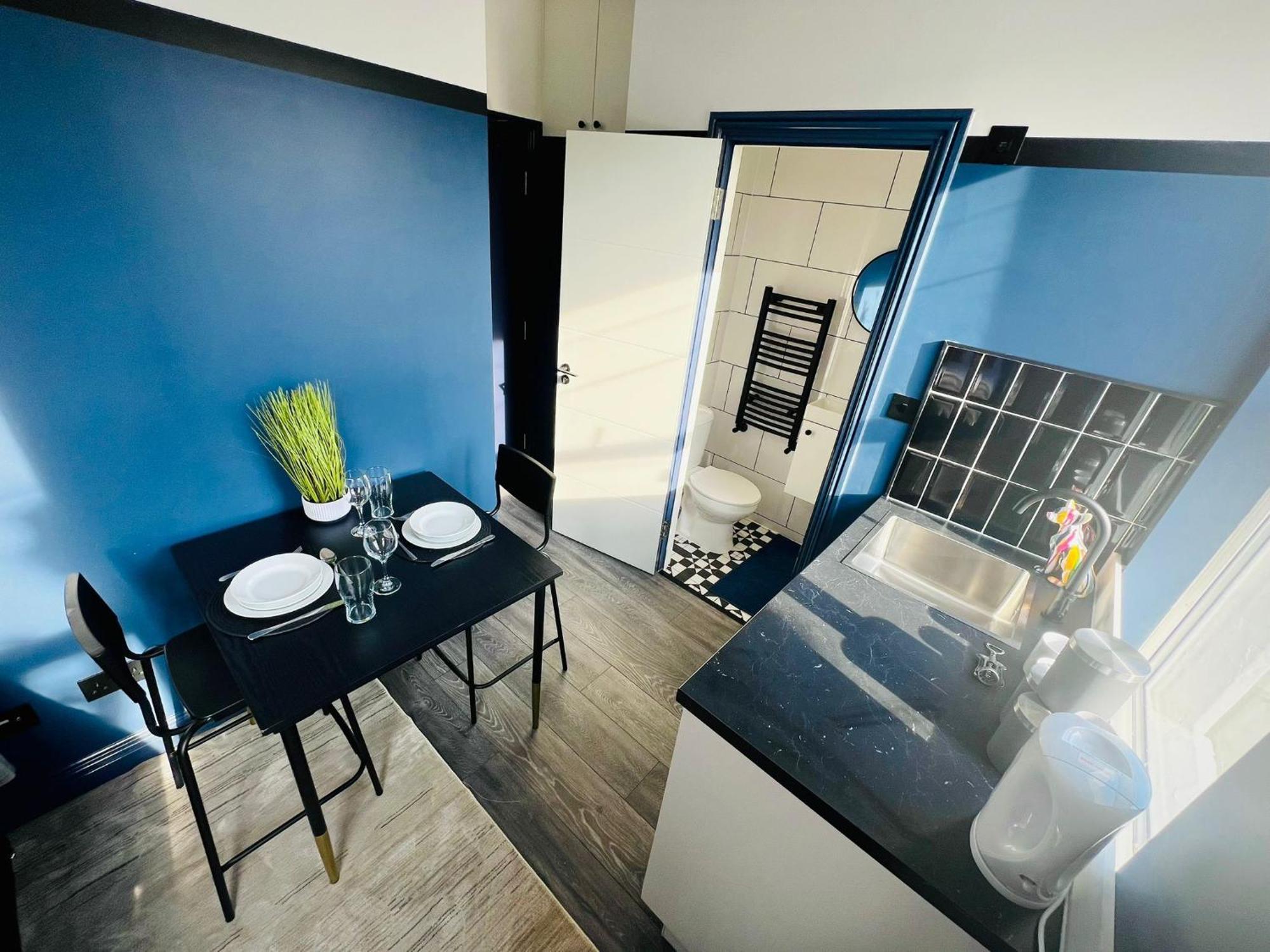 The Blue House Peckham - No 61 - Prime Location *